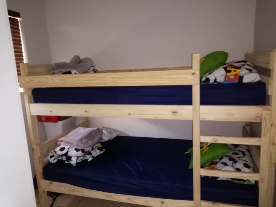To Let 2 Bedroom Property for Rent in Oakglen Western Cape